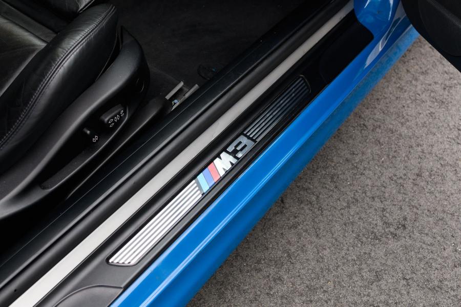 Логотип BMW M3 Coupe Laguna Seca Blue (E46) 2004 года  (фото 46 из 60)